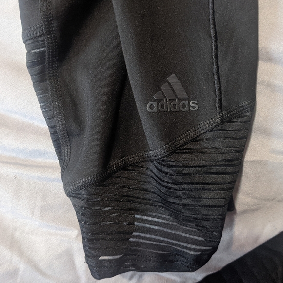 3/4 length adidas leggings - Picture 2 of 3